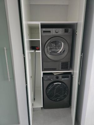 Washing machine and tumble dryer